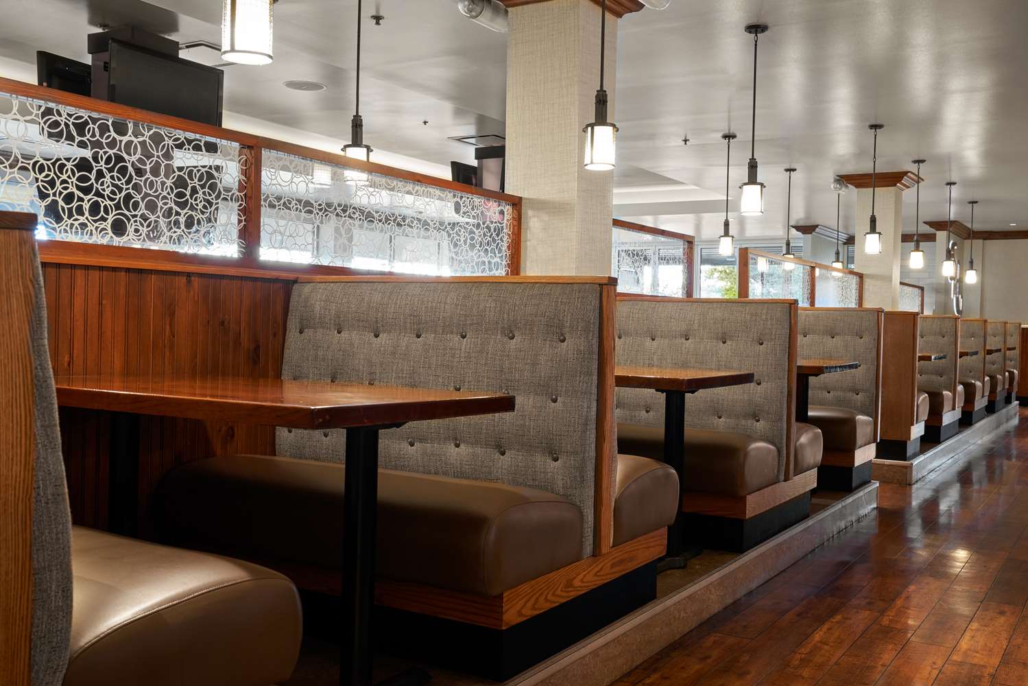 Фото DoubleTree by Hilton Hotel Dallas – Love Field