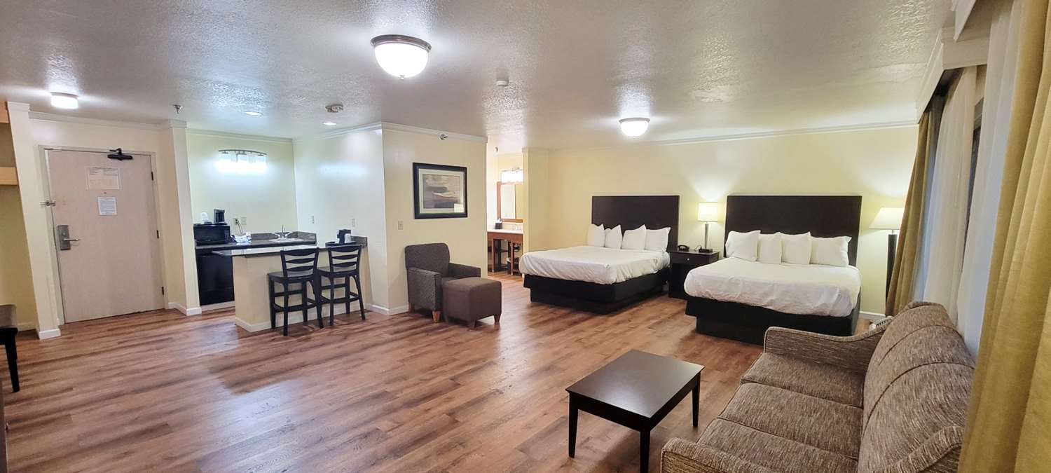 Фото Best Western Plus Northwoods Inn