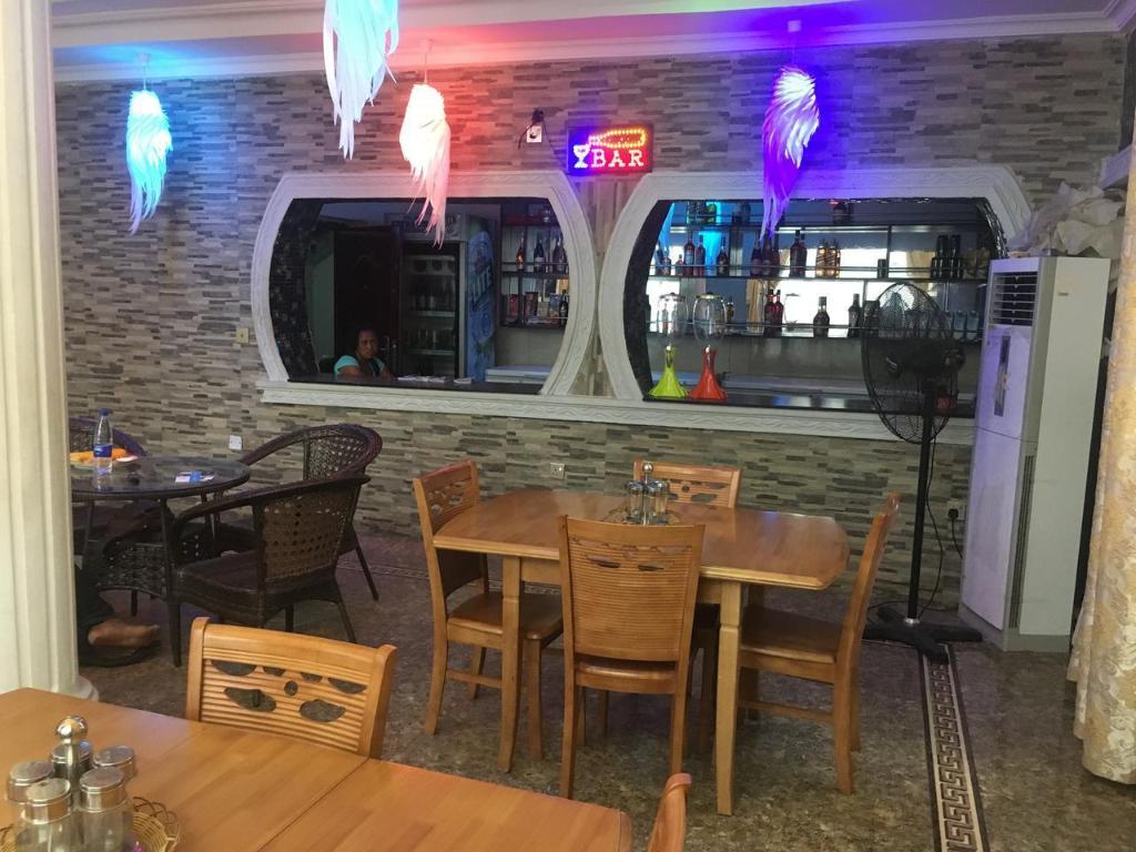 Фото Royal Castle Hotel