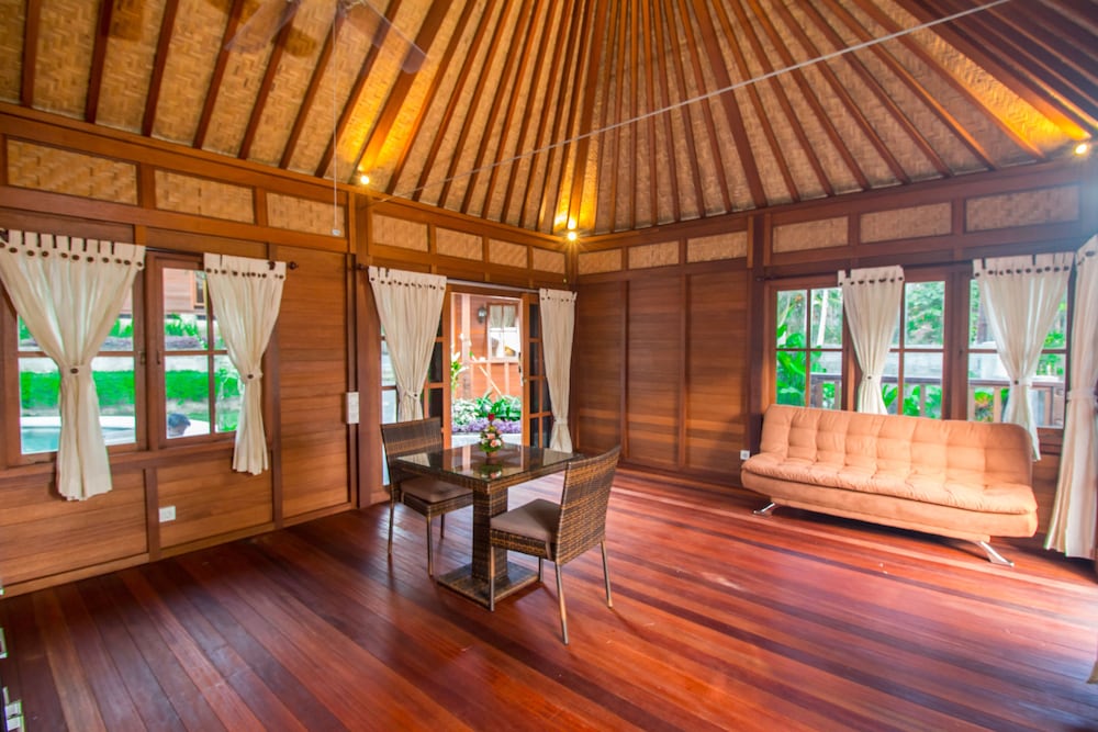 Фото Villa Waturenggong Ubud