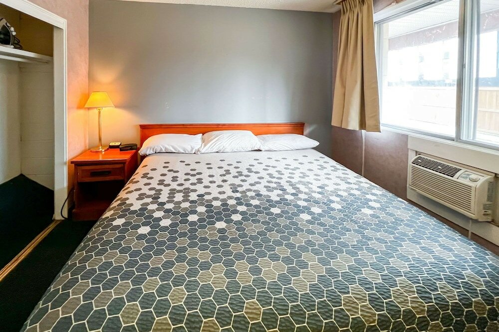 Фото Econo Lodge Motel Village