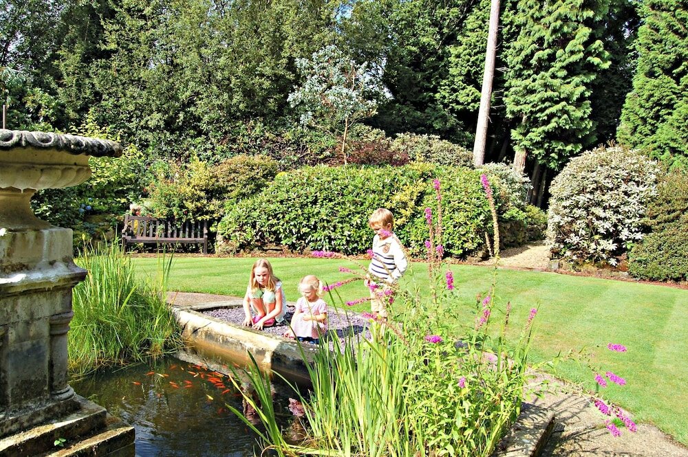 Фото Ashdown Park Hotel & Country Club