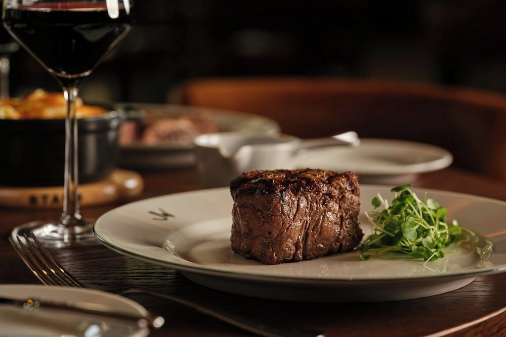 Фото Grosvenor House Suites