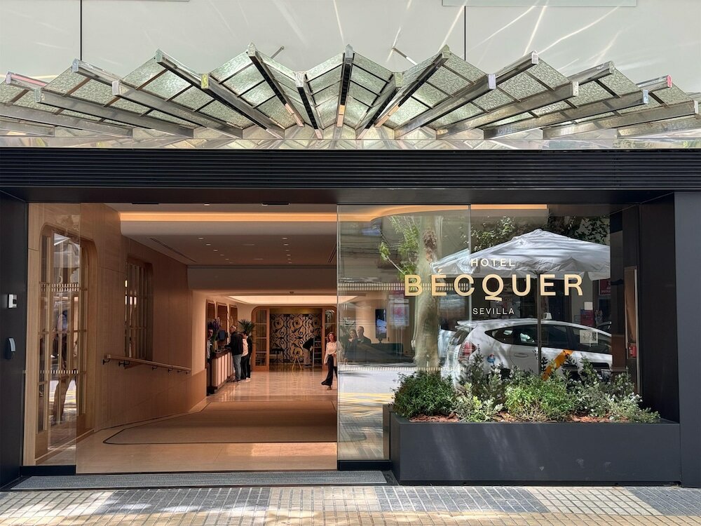 Фото Hotel Bécquer