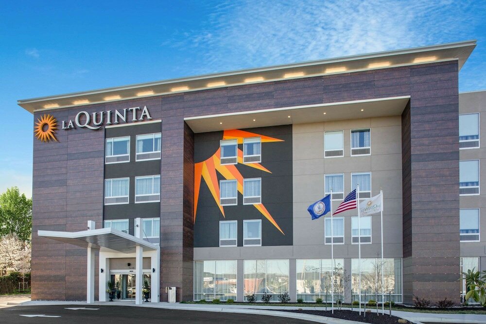 Фото La Quinta Inn & Suites by Wyndham Manassas Va-Dulles Airport
