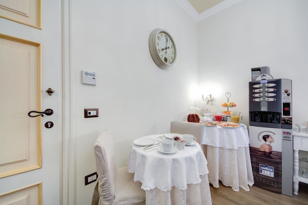 Фото Lunaria Suites Rome