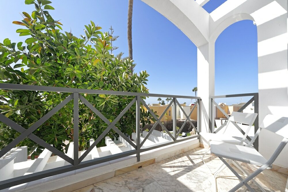 Фото Vista Bonita Gay & Lesbian only Resort