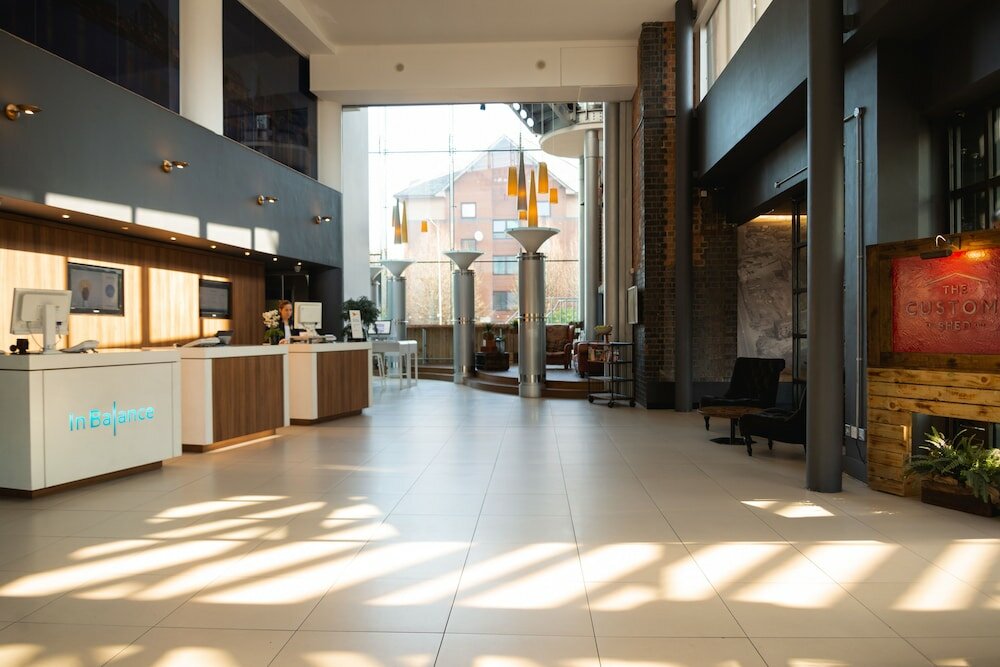 Фото Novotel Cardiff Centre