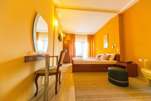 Гостиница Hotel Pine в Скопье