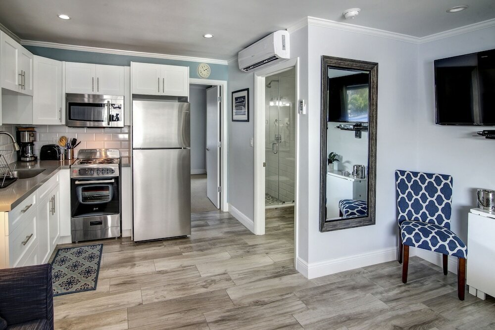 Фото May-Dee Suites