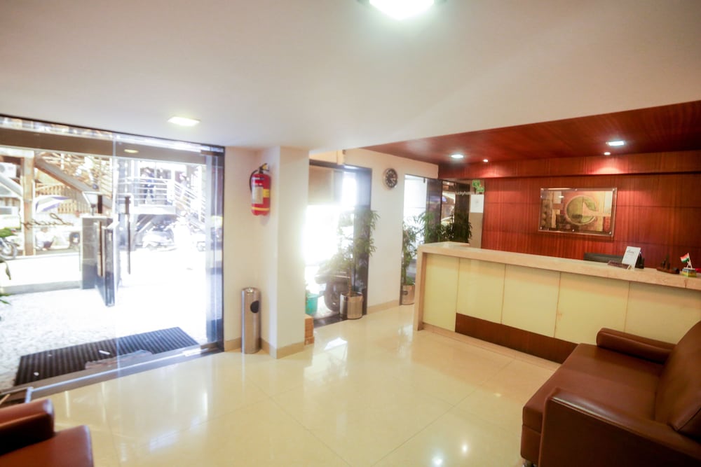 Фото Lucky Hotel Bandra