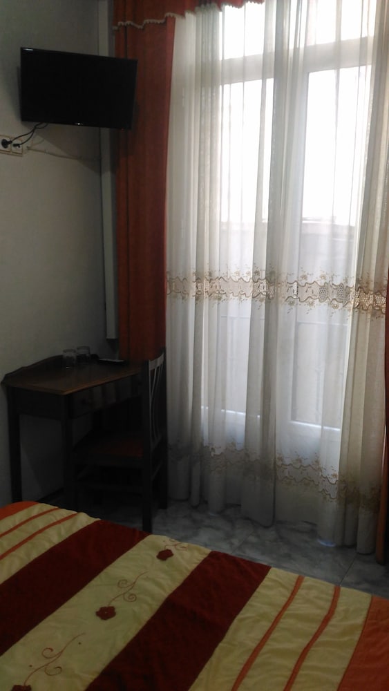 Фото Hostal Palacios Fuencarral