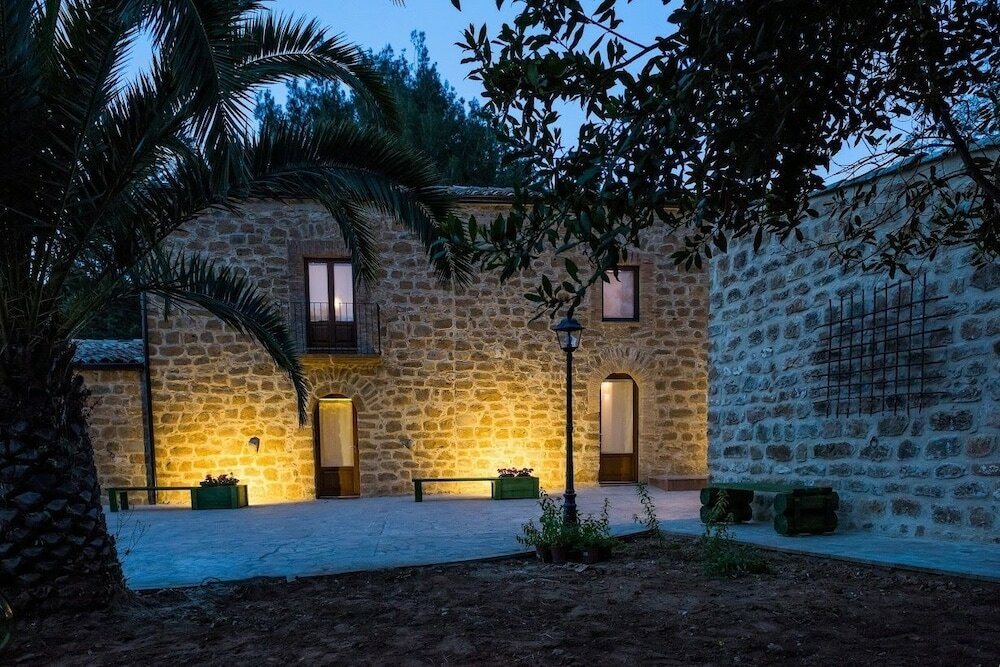 Фото La Quercia e l'Asino