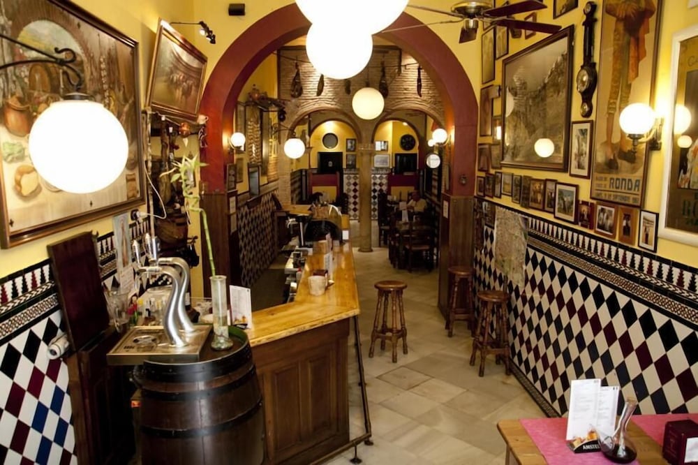 Фото Hermanos Macías Hotel