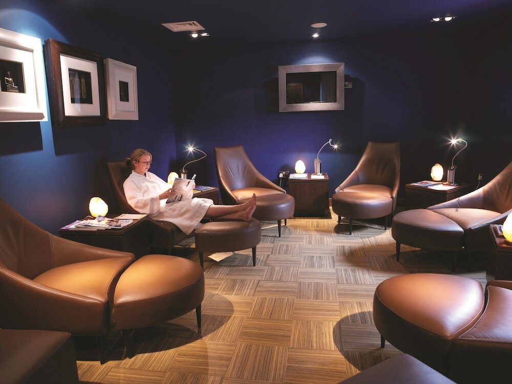 Фото Macdonald Frimley Hall Hotel and SPA