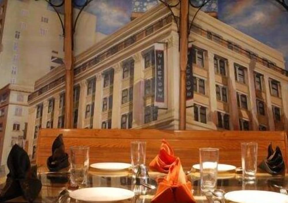 Фото Sfo Hotel and Suites