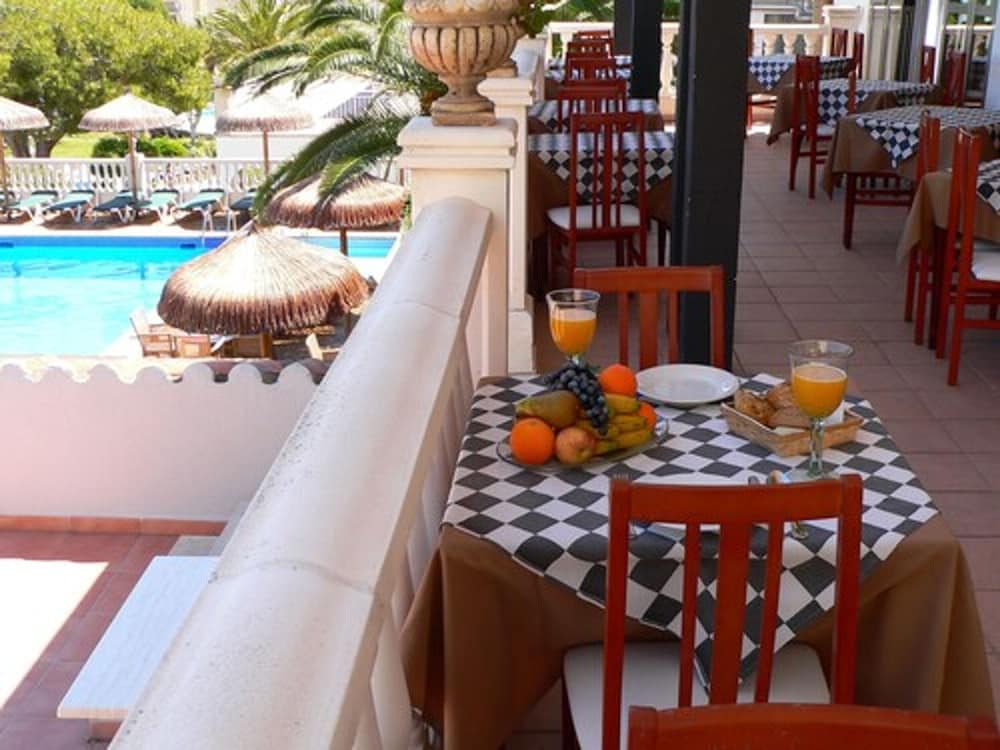 Фото Hotel Boutique Bon Repos - Adults Only