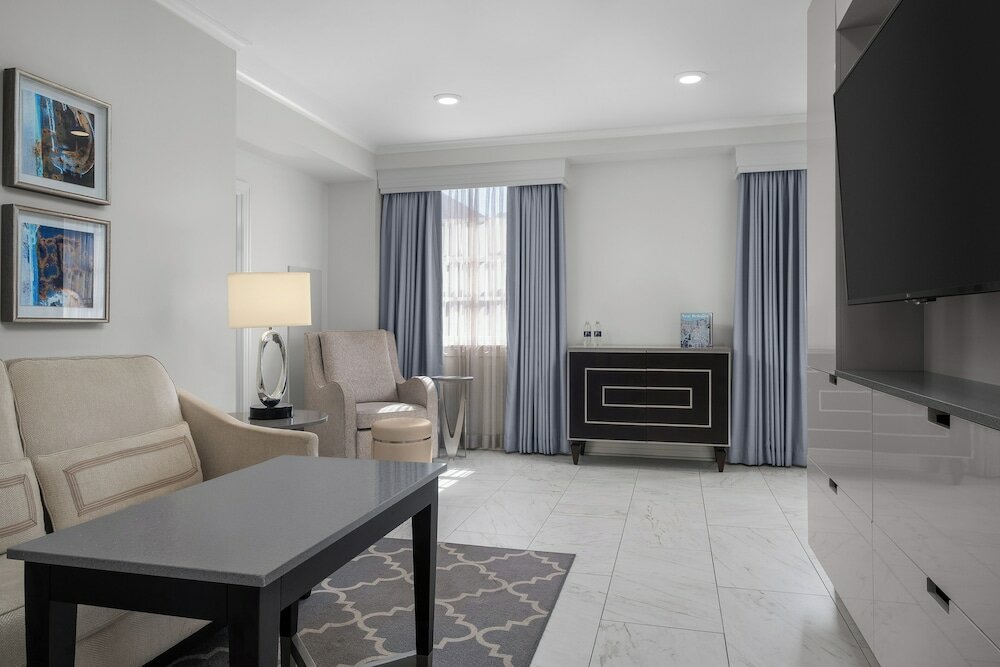 Фото The Jung Hotel and Residences