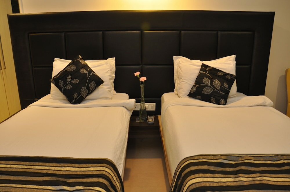 Фото Oriental Residency Hotel