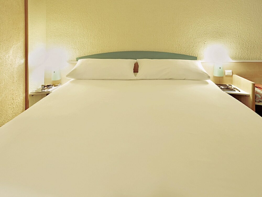 Фото Ibis Augsburg Hauptbahnhof