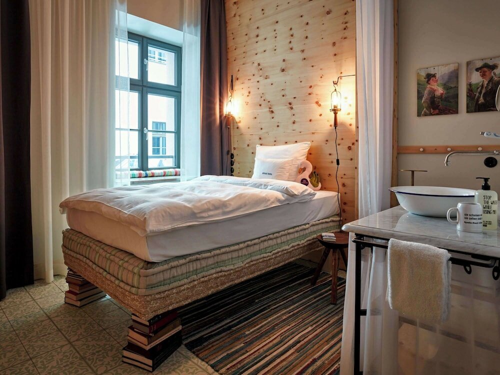 Фото 25hours Hotel The Royal Bavarian