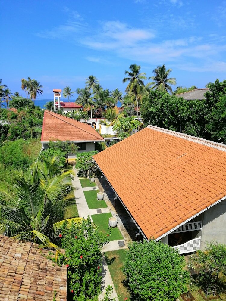 Фото Thambili cabanas