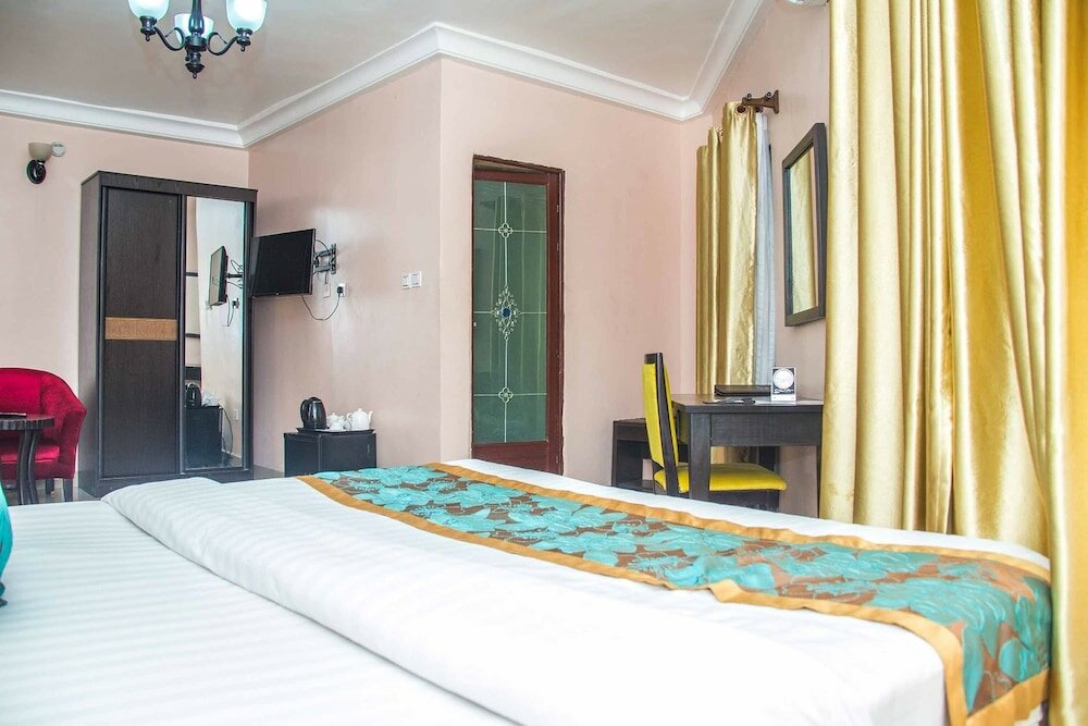 Фото Royal Crest Hotel & Suites