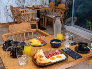 Гостиница Metropole Urban Hotel