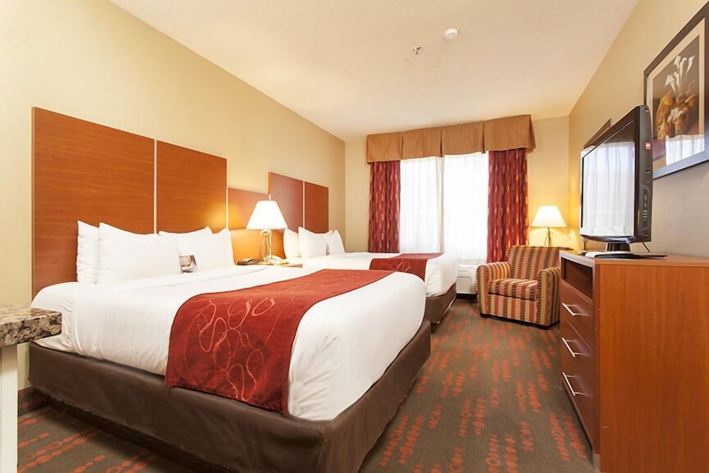 Фото Holiday Inn Express And Suites Santa Fe, an Ihg Hotel