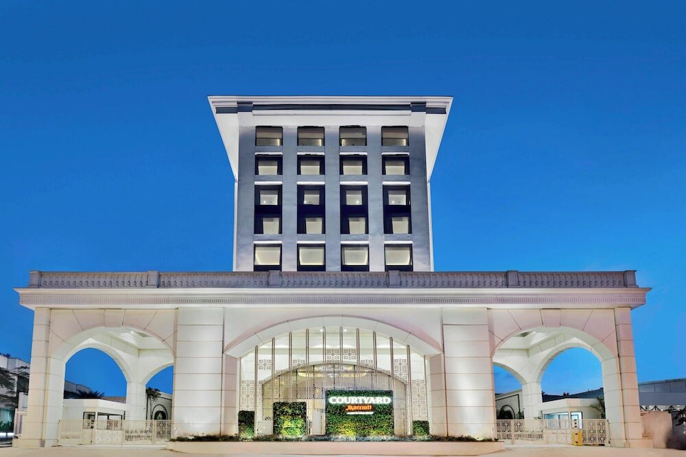 Фото Courtyard by Marriott Bengaluru Hebbal