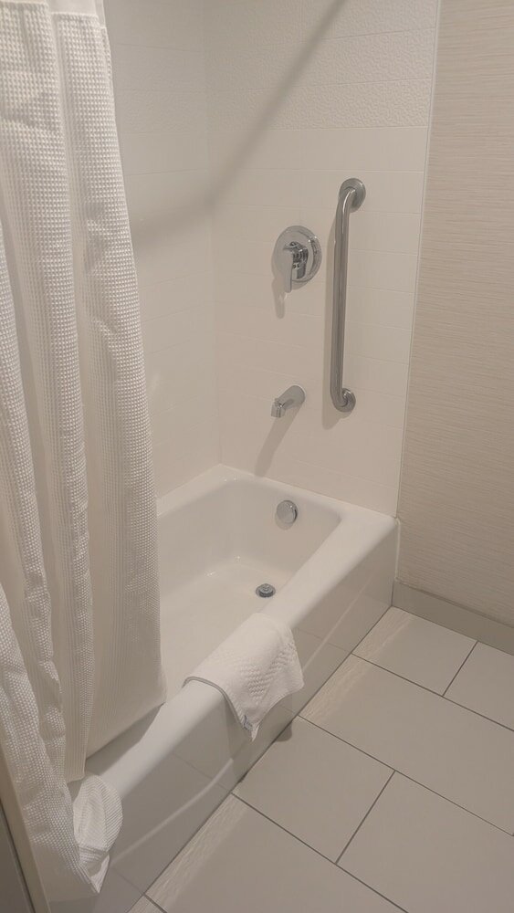 Фото Fairfield Inn & Suites by Marriott Detroit Troy