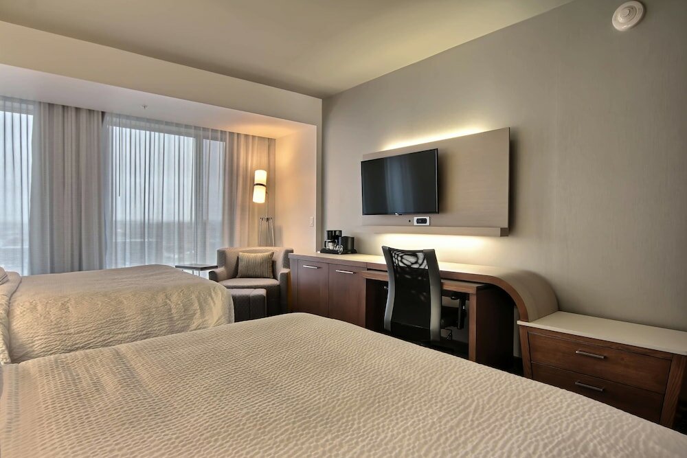 Фото Courtyard by Marriott Quebec City