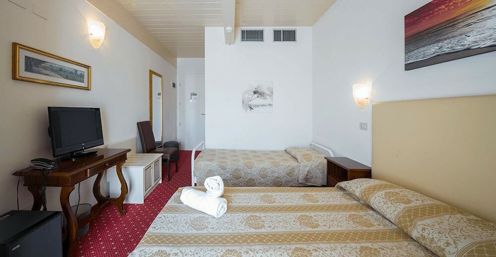 Фото Hotel Alexander