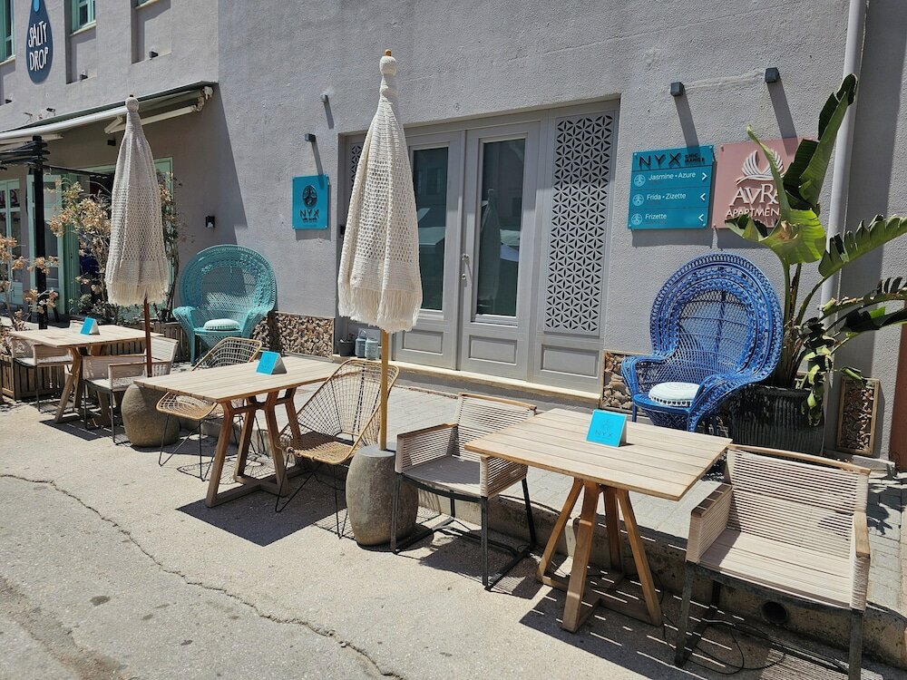 Фото Aisha Petite Suites