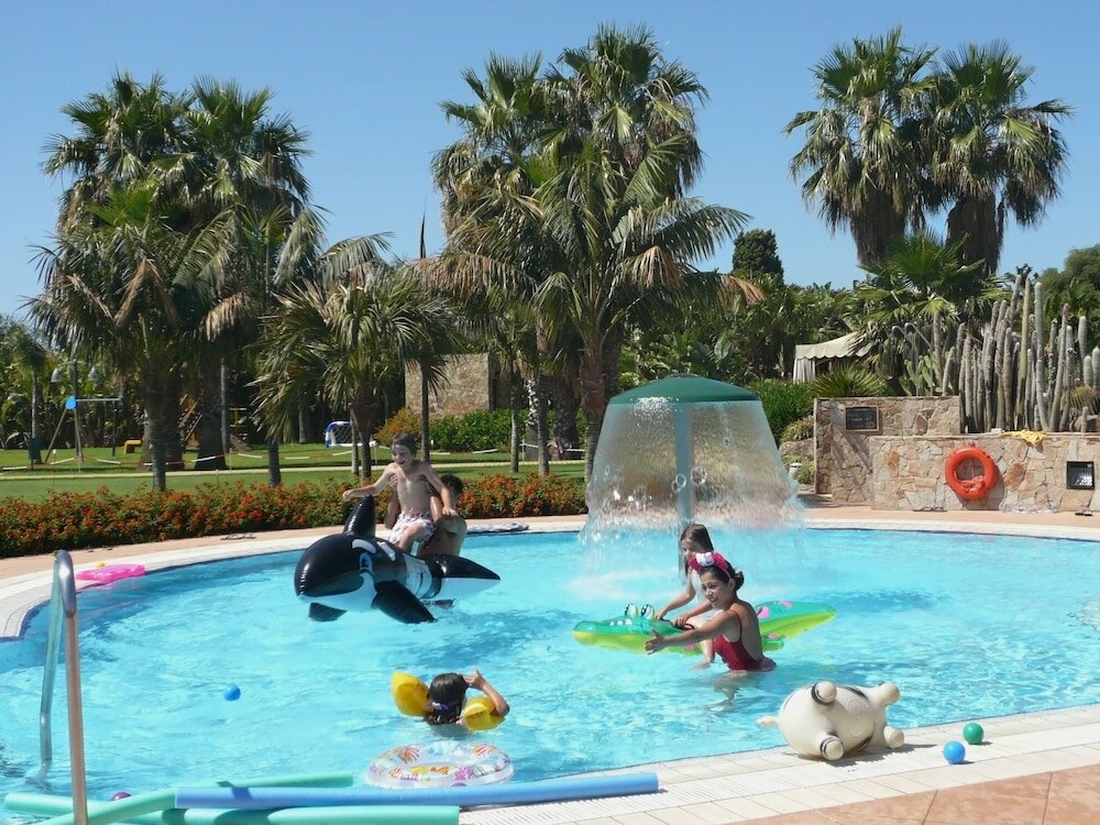 Фото Lantana Resort Hotel & Apartments