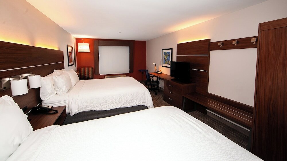 Фото Holiday Inn Express Hotel & Suites Chicago South Lansing, an Ihg Hotel