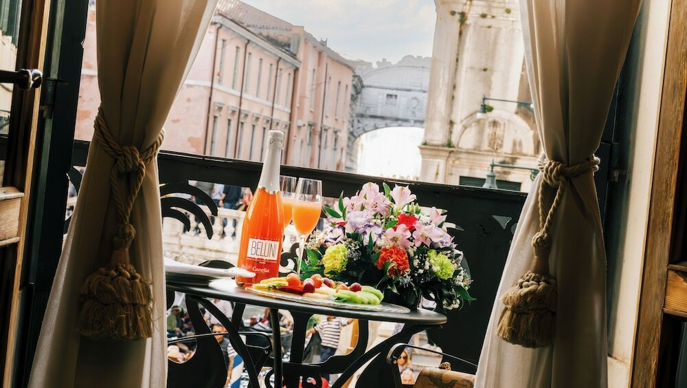 Фото Hotel Al ponte dei sospiri