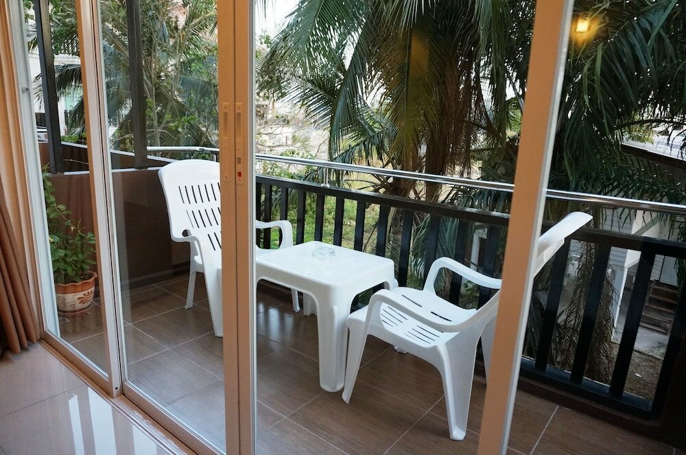 Фото Th Beach Hotel