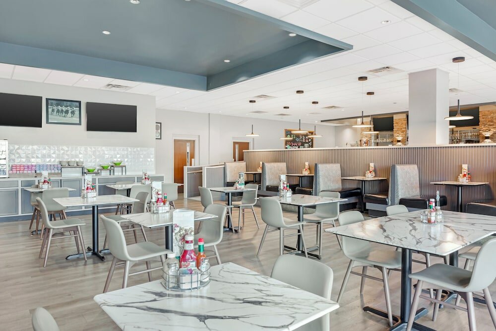 Фото Holiday Inn Louisville Airport South