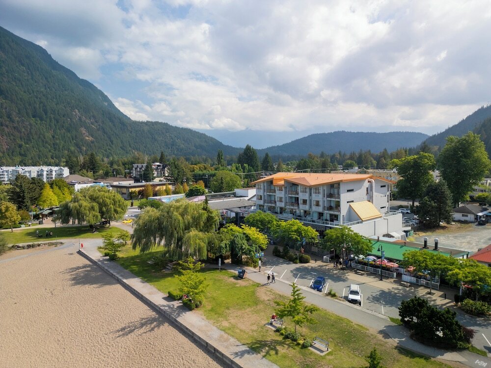 Фото Harrison Beach Hotel