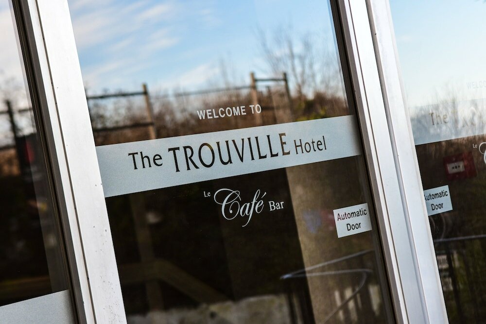Фото The Trouville Hotel