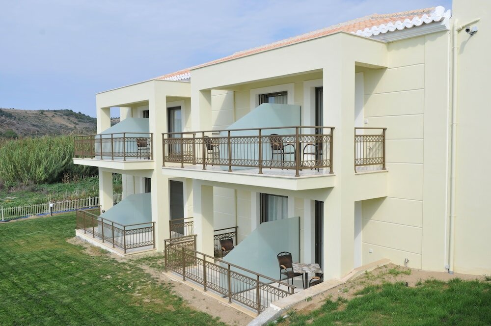 Фото Finiki Plaza