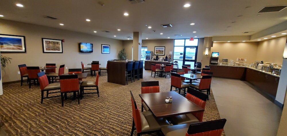 Фото Comfort Suites Helena Airport