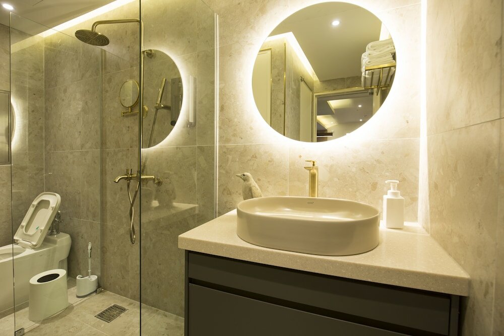 Фото Uh Suite The Jongno