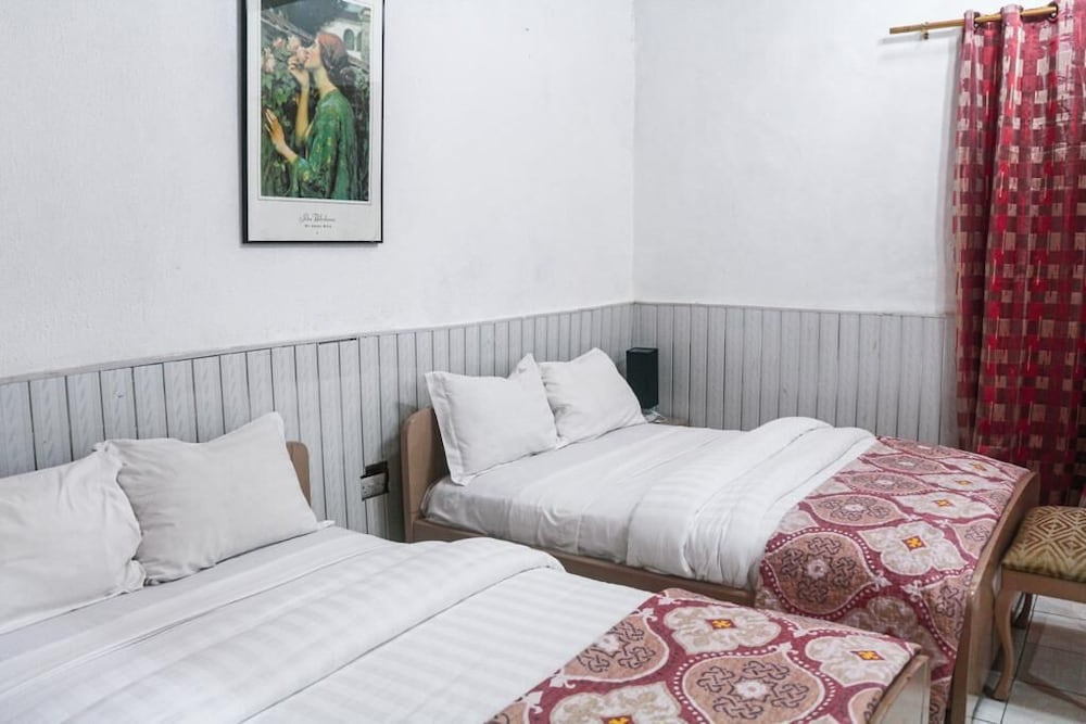 Фото Hill View Hotel West Airport