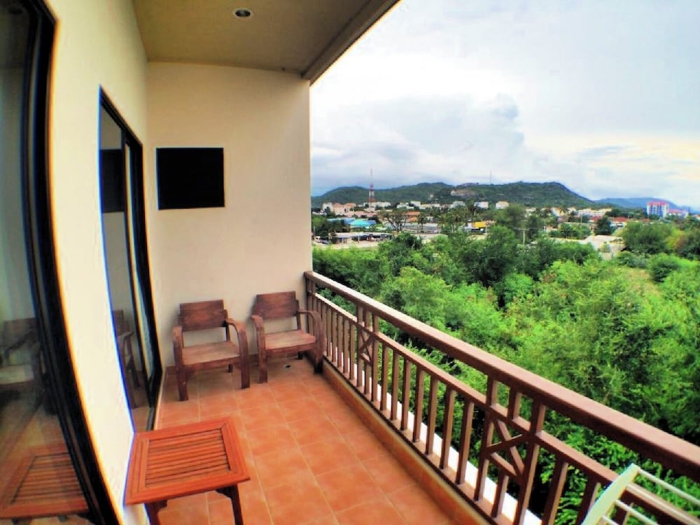 Фото Narawan Hotel