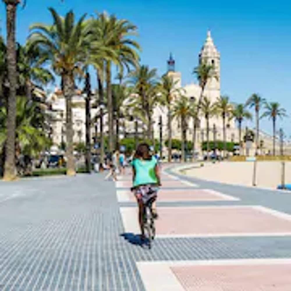 Фото Calipolis Sitges
