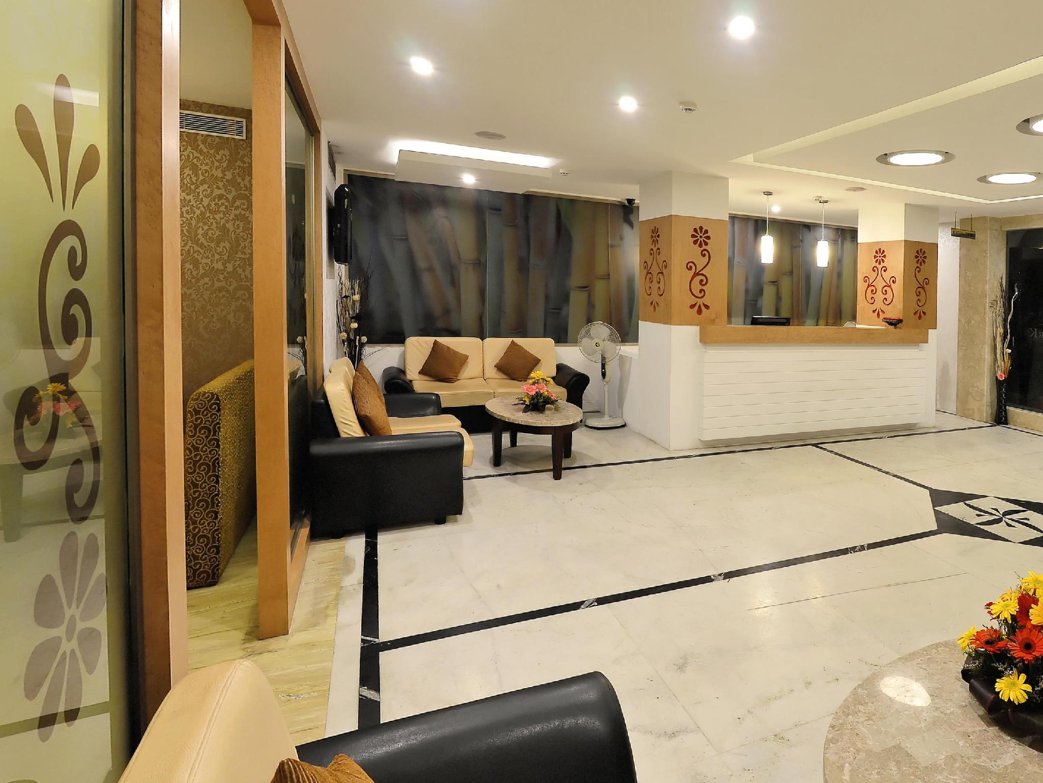 Фото Gokulam Park Hotel