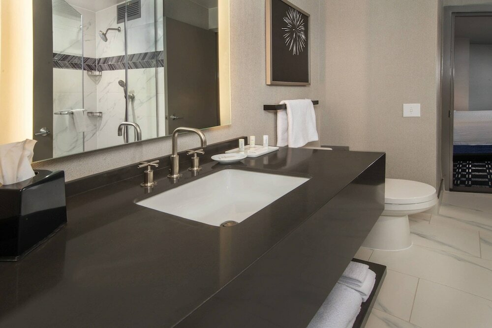 Фото Courtyard by Marriott Arlington Crystal City/Reagan National