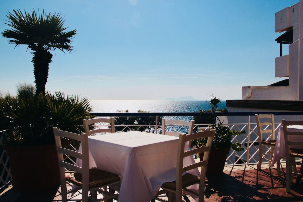 Фото Hotel Puntaquattroventi